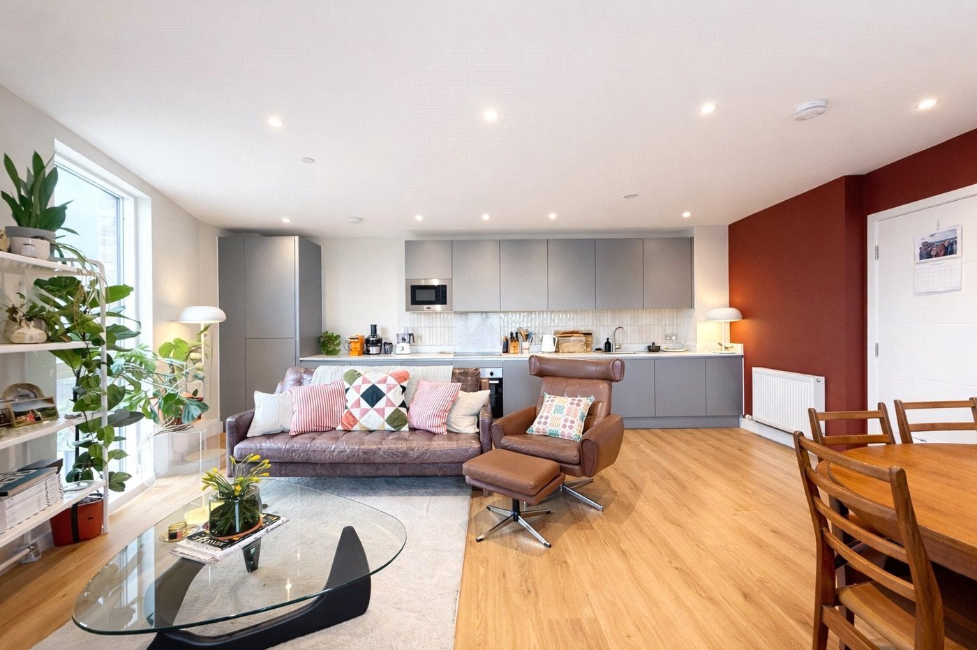 2 bedroom property for sale in London | Robinson Jackson