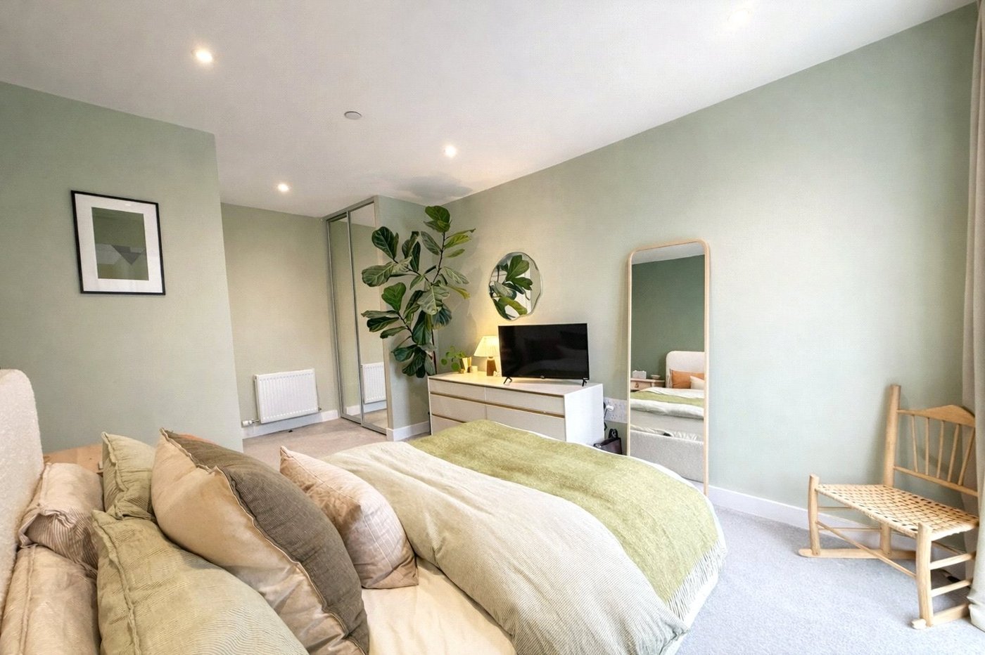 2 bedroom property for sale in London | Robinson Jackson