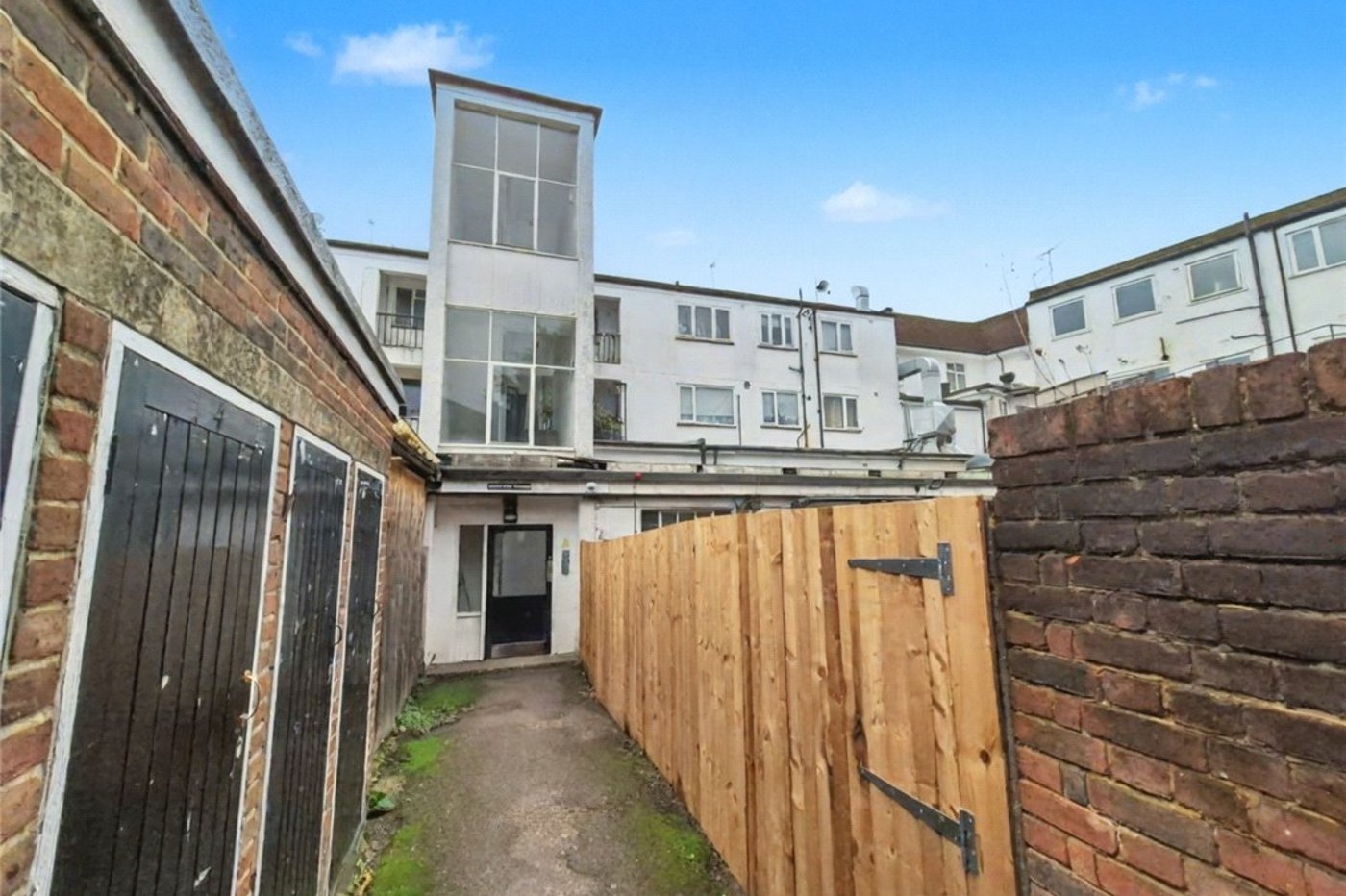 2 bedroom property for sale in Orpington | Robinson Jackson