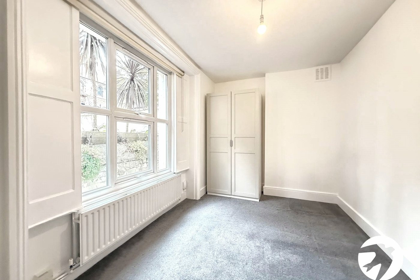 2 bedroom property for sale in London | Robinson Jackson