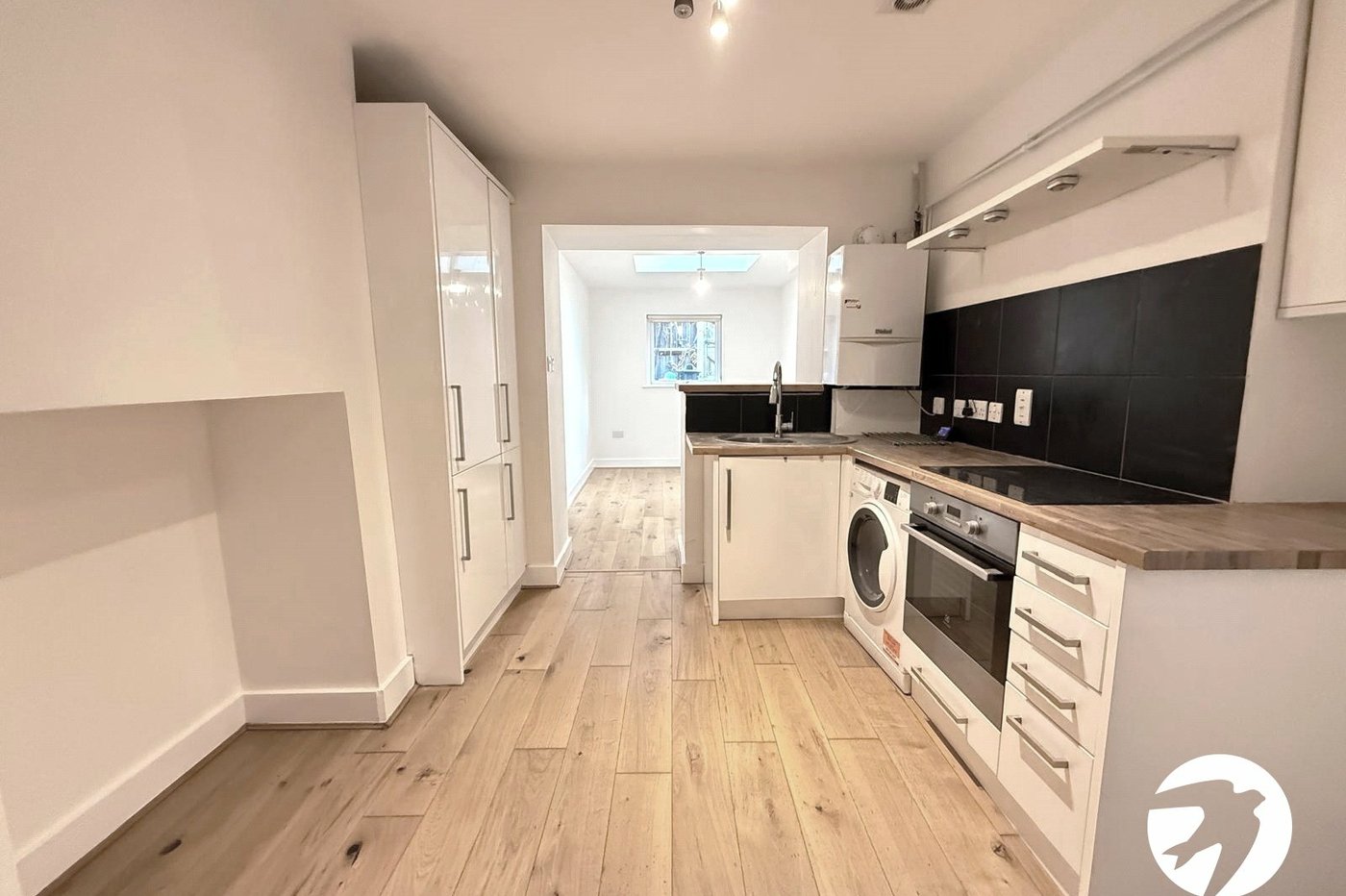 2 bedroom property for sale in London | Robinson Jackson