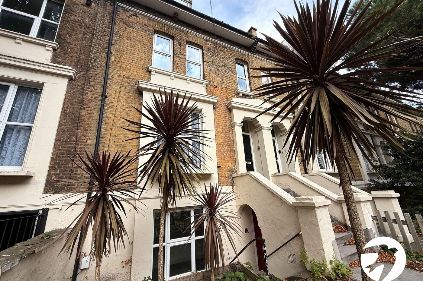 2 bedroom property for sale in London | Robinson Jackson