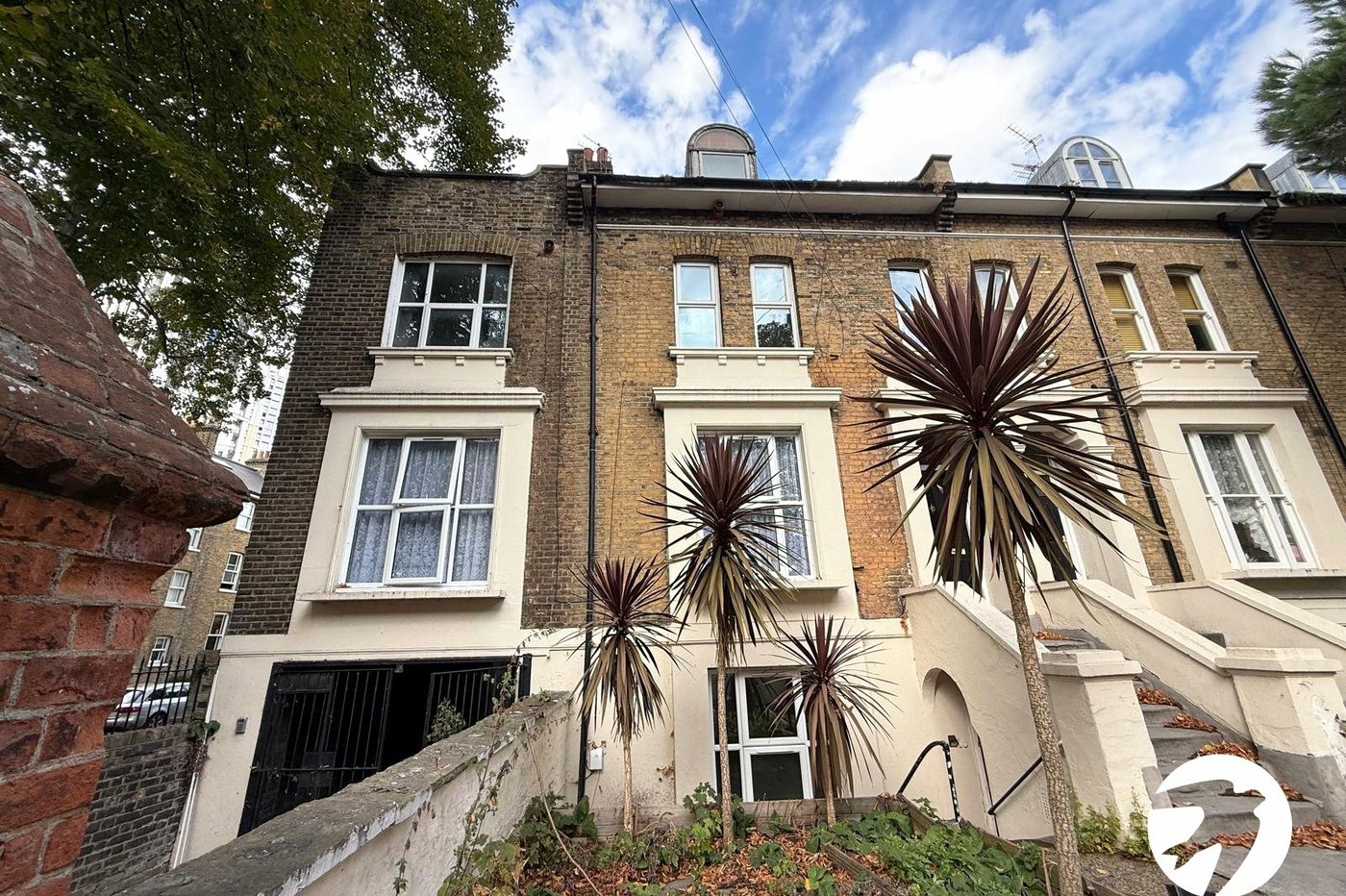 2 bedroom property for sale in London | Robinson Jackson