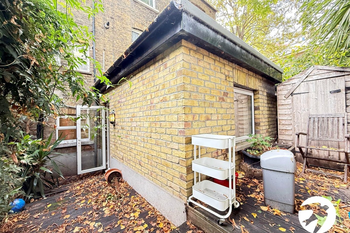 2 bedroom property for sale in London | Robinson Jackson
