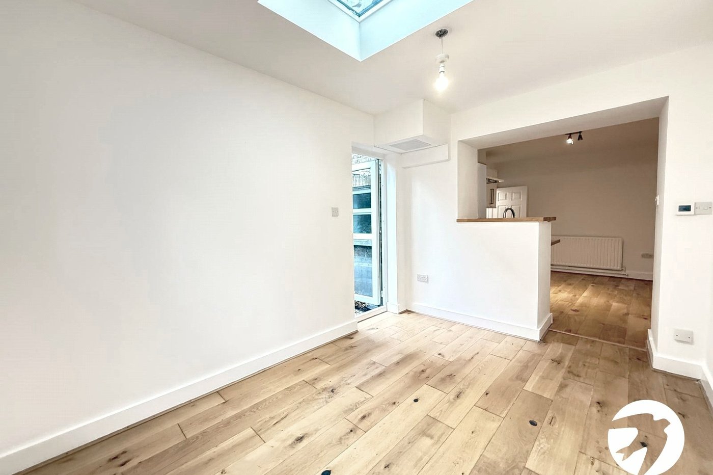 2 bedroom property for sale in London | Robinson Jackson