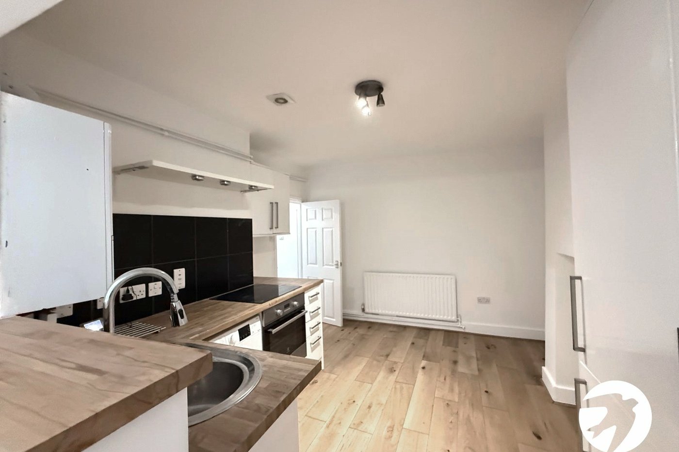 2 bedroom property for sale in London | Robinson Jackson