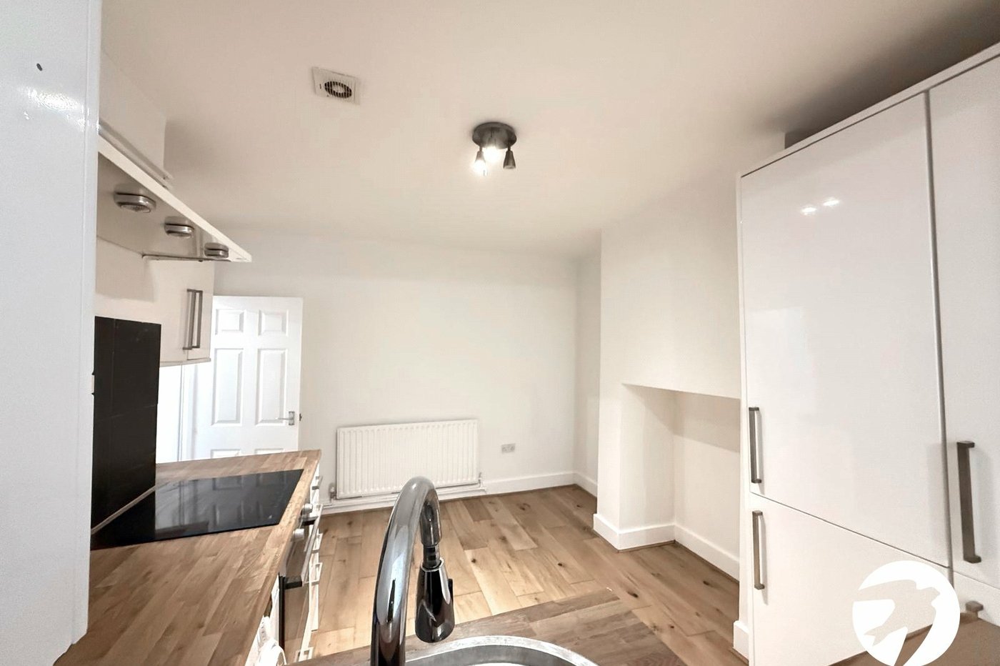 2 bedroom property for sale in London | Robinson Jackson