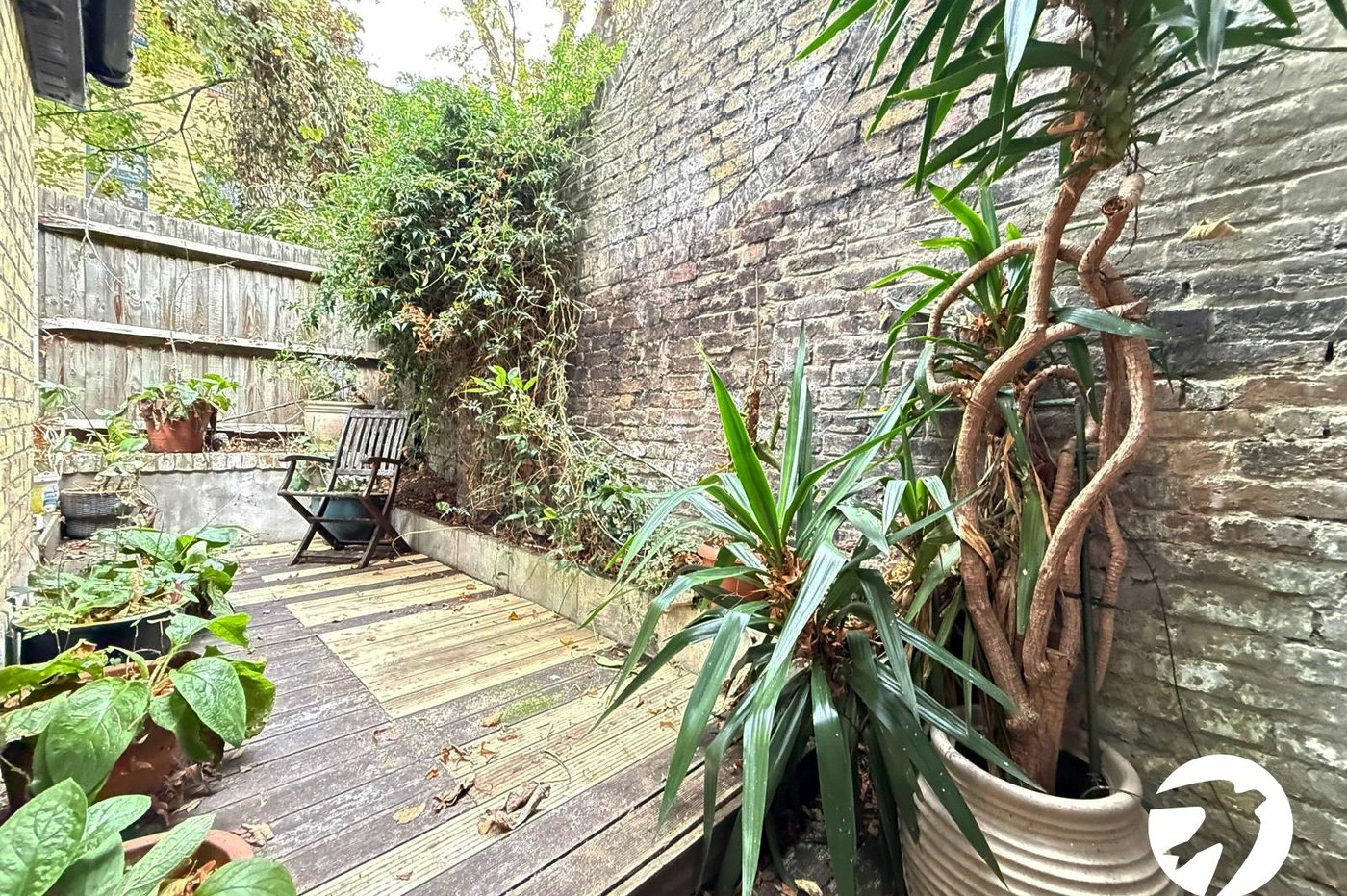 2 bedroom property for sale in London | Robinson Jackson