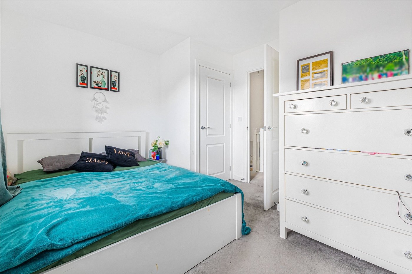 2 bedroom house for sale in Gravesend | Robinson Michael & Jackson