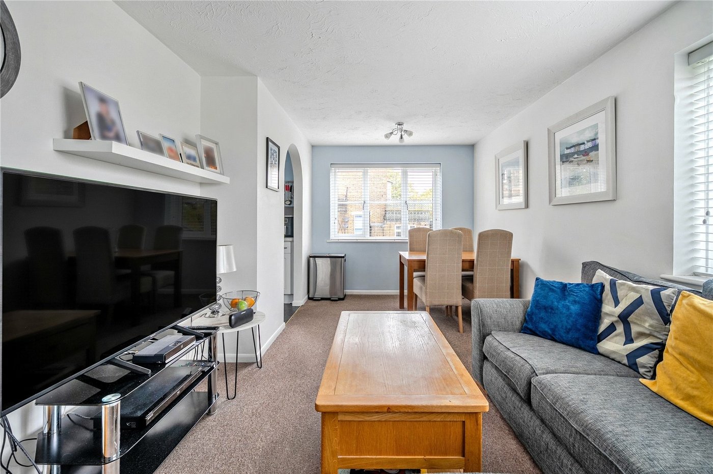 2 bedroom property to rent in  | Robinson Jackson