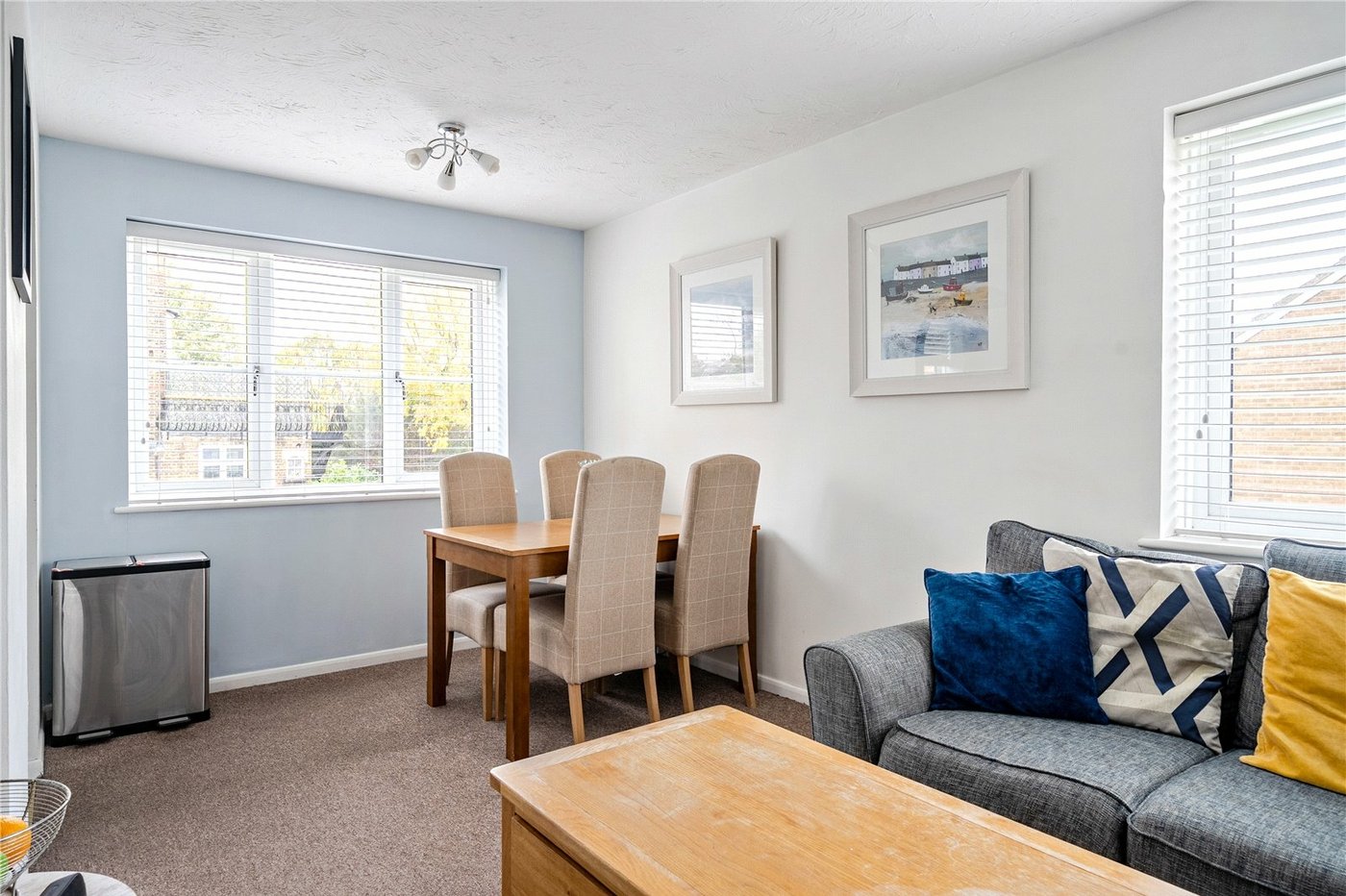 2 bedroom property to rent in  | Robinson Jackson