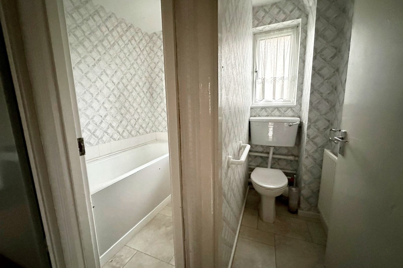 3 bedroom house for sale in London | Robinson Jackson