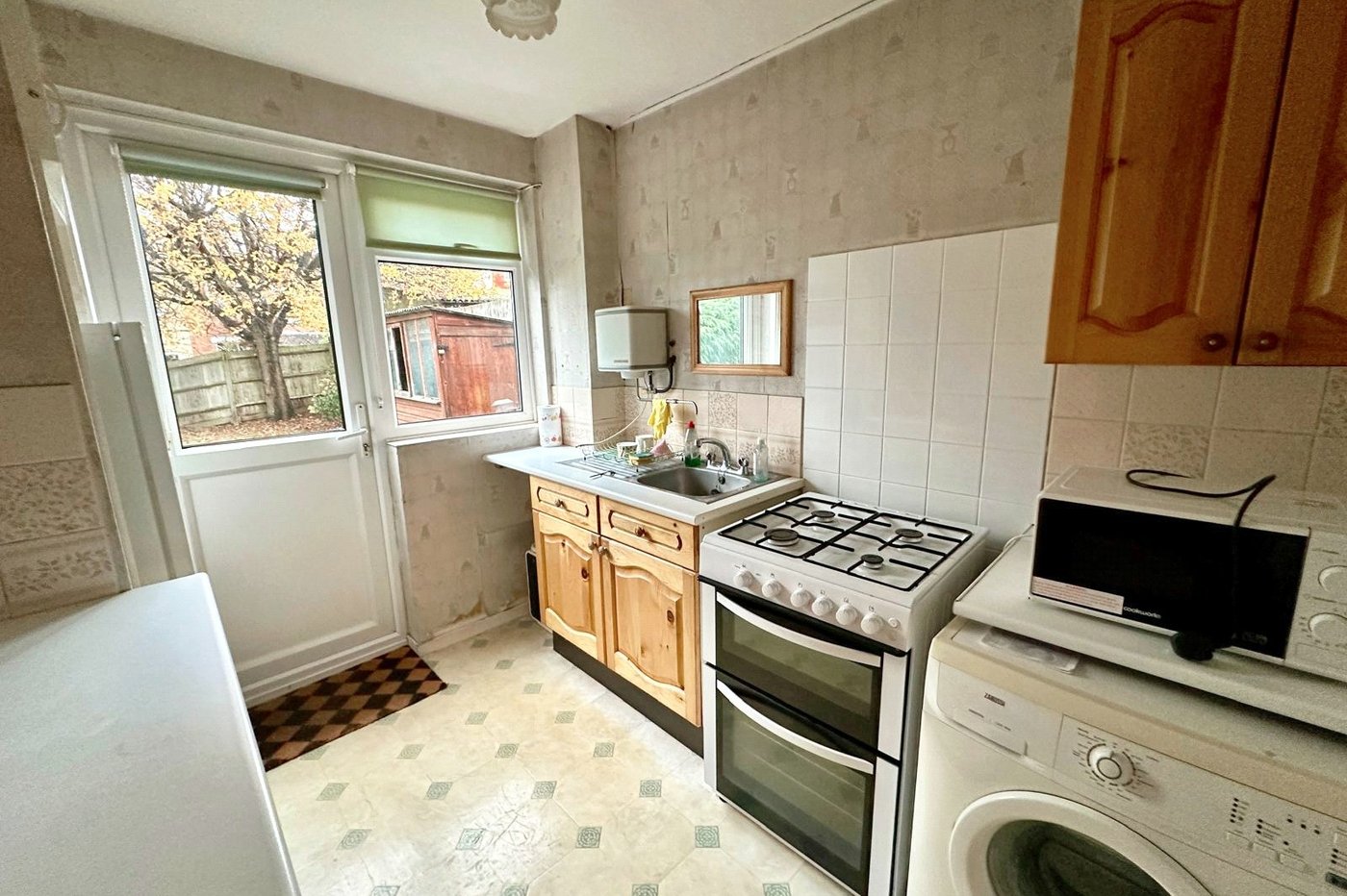 3 bedroom house for sale in London | Robinson Jackson