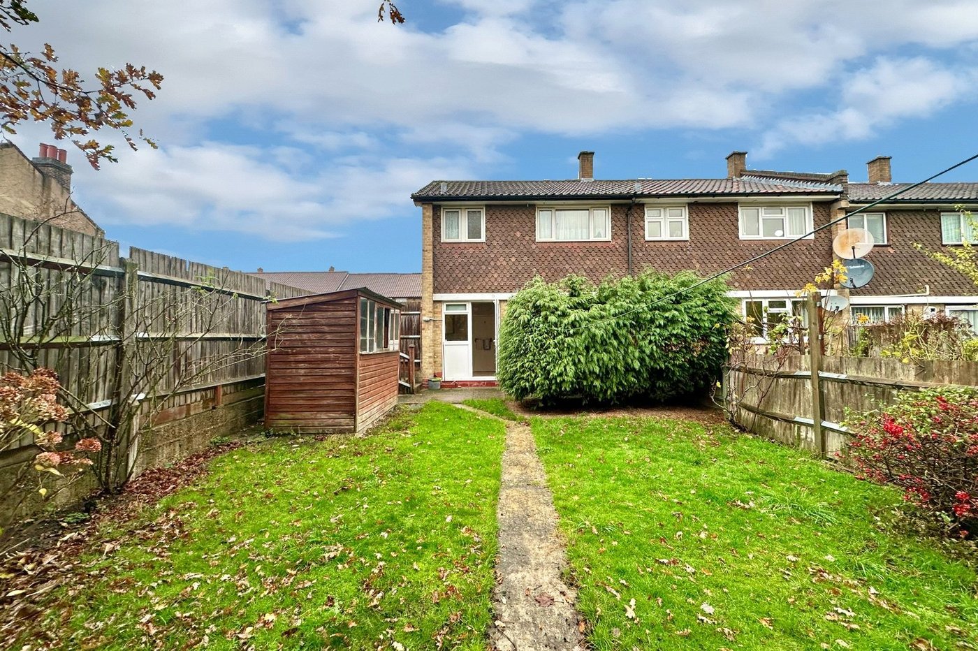 3 bedroom house for sale in London | Robinson Jackson