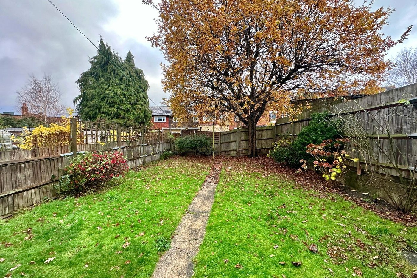 3 bedroom house for sale in London | Robinson Jackson