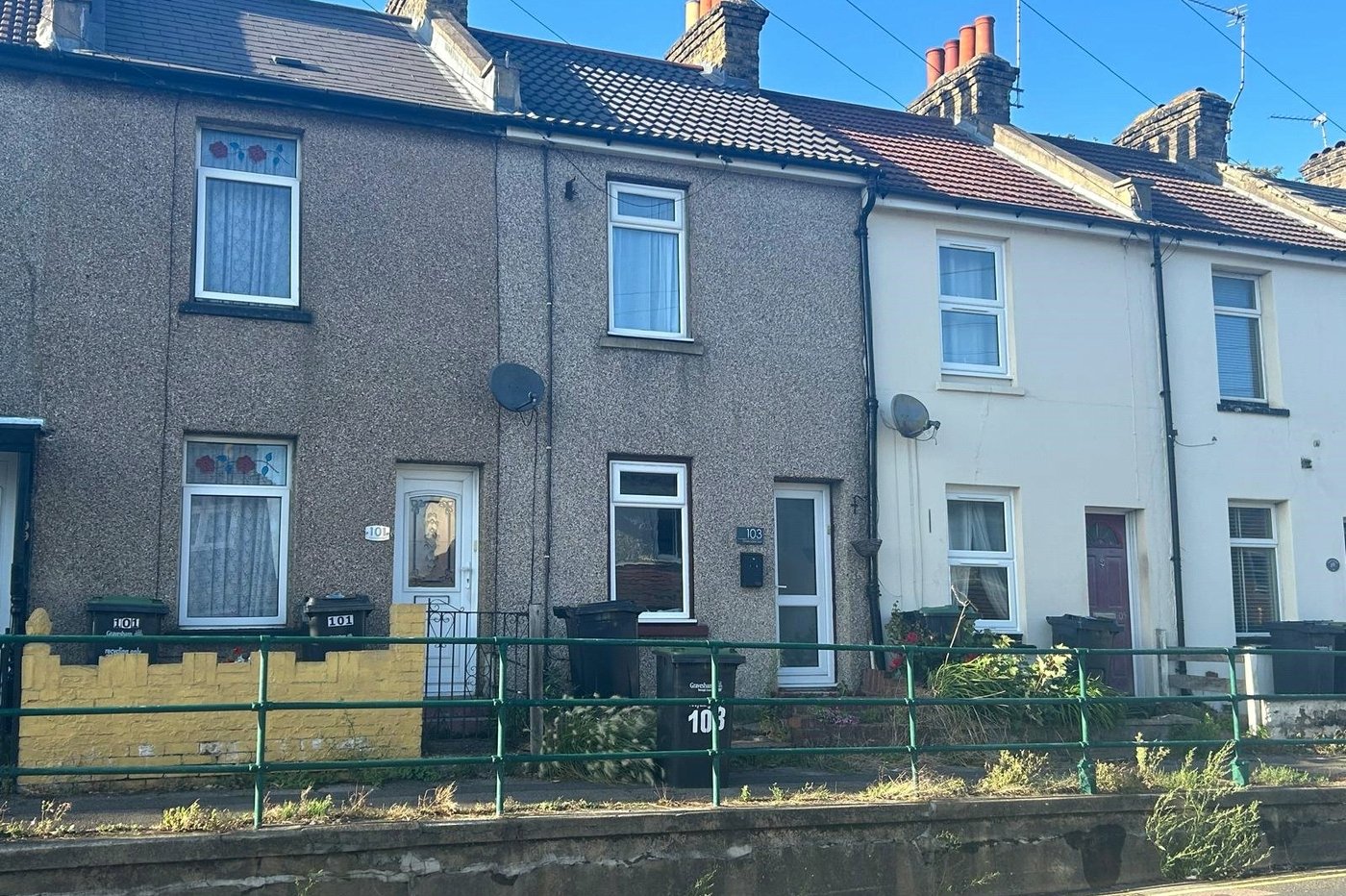 2 bedroom house for sale in Gravesend | Robinson Michael & Jackson