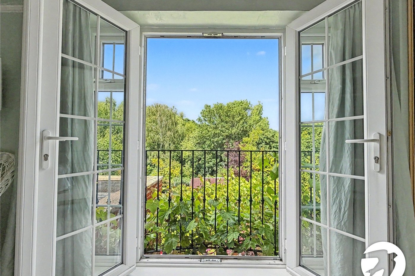 3 bedroom house for sale in Rochester | Robinson Michael & Jackson