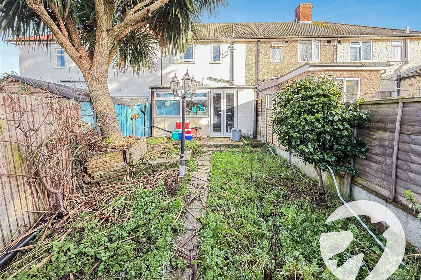 2 bedroom house for sale in London | Robinson Jackson