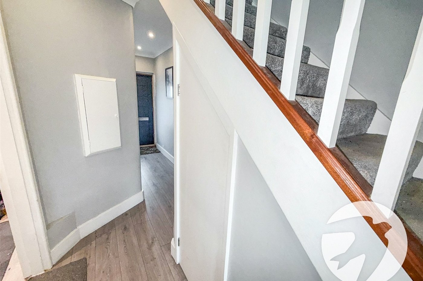 2 bedroom house for sale in London | Robinson Jackson
