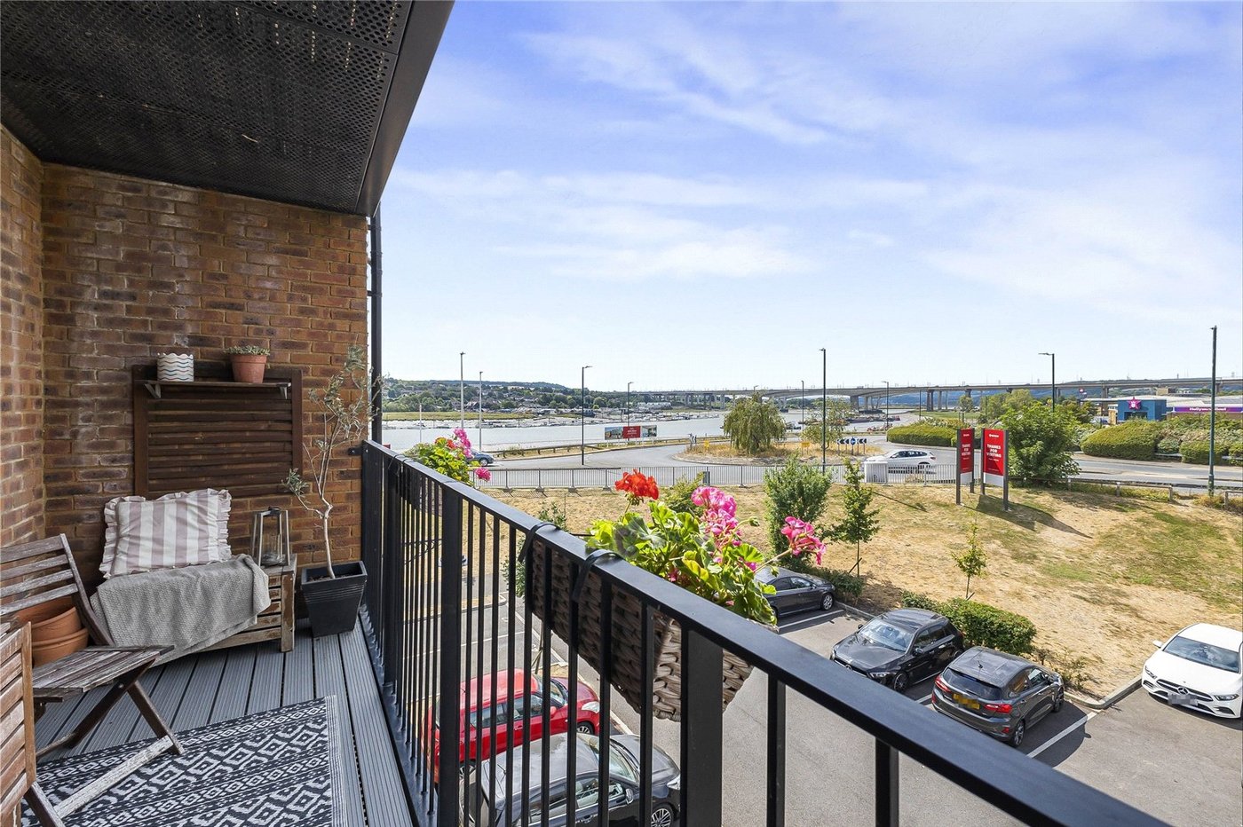 2 bedroom property for sale in Rochester | Robinson Michael & Jackson