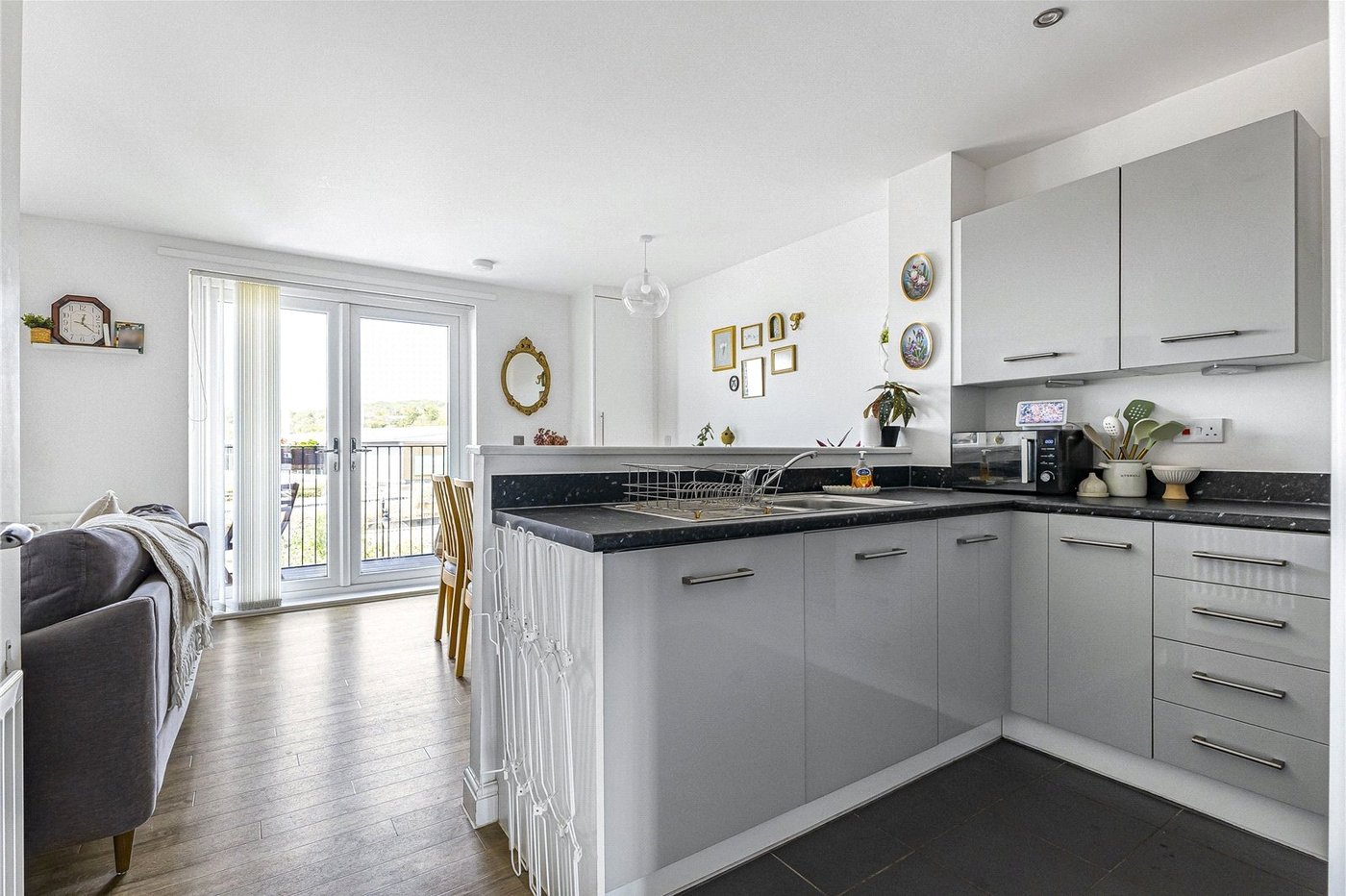 2 bedroom property for sale in Rochester | Robinson Michael & Jackson