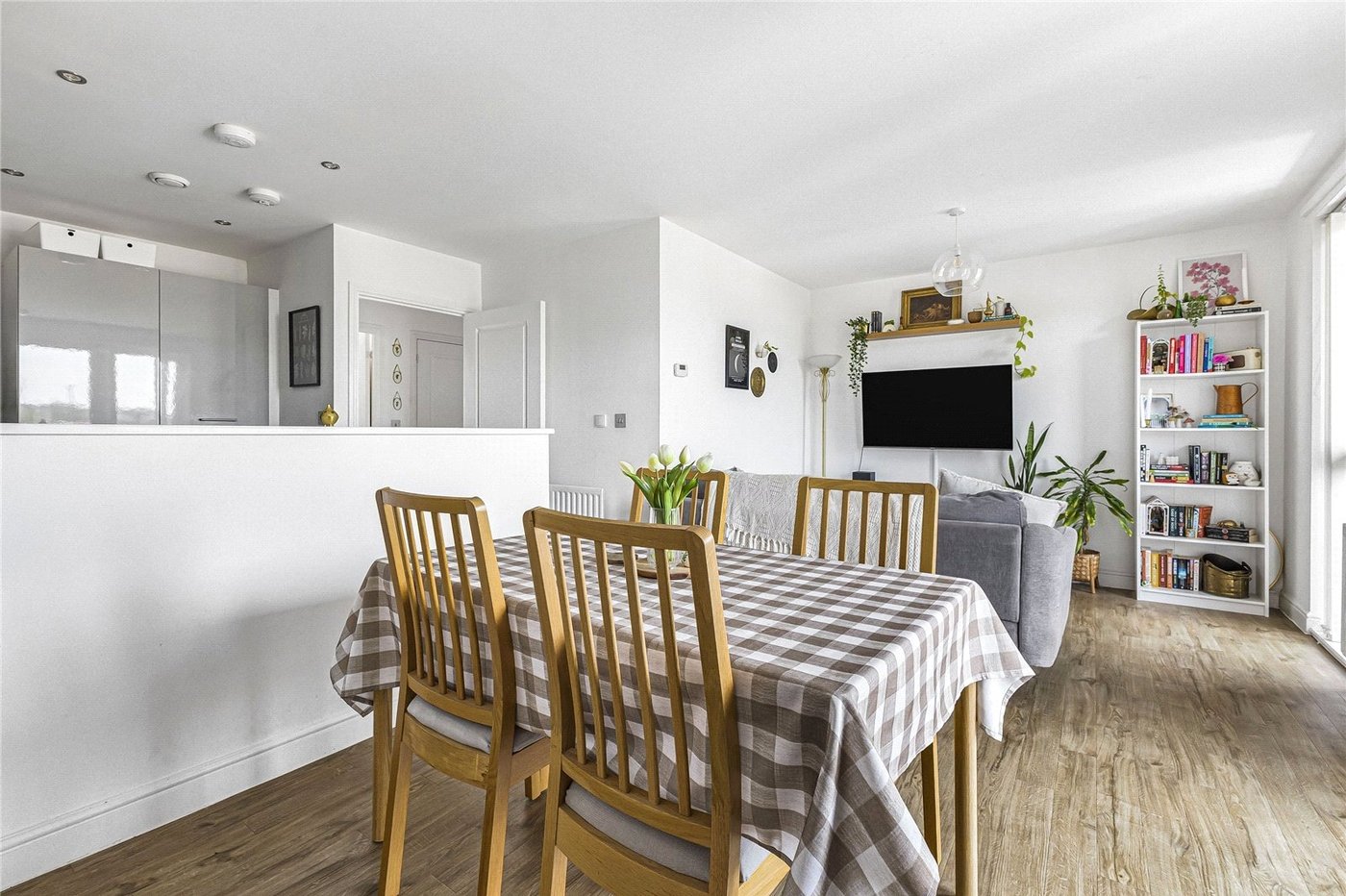 2 bedroom property for sale in Rochester | Robinson Michael & Jackson