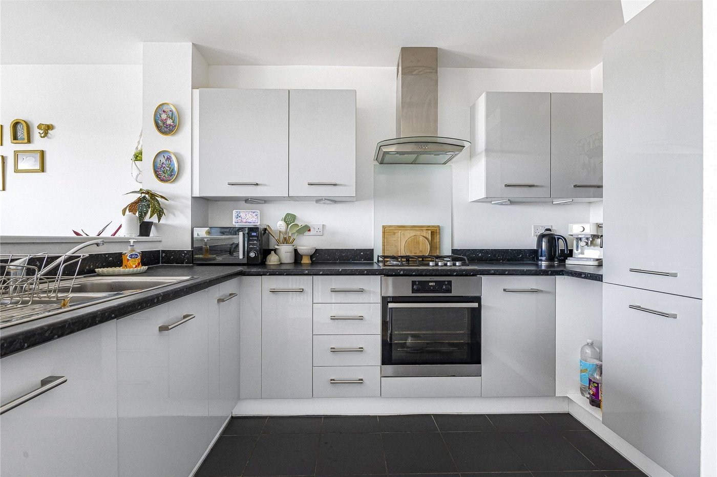 2 bedroom property for sale in Rochester | Robinson Michael & Jackson