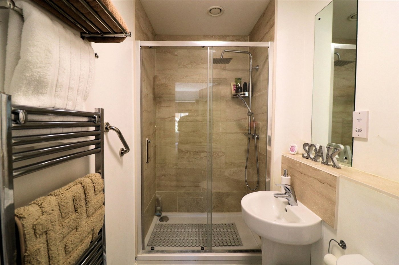 2 bedroom property for sale in Rainbow Road | Robinson Jackson