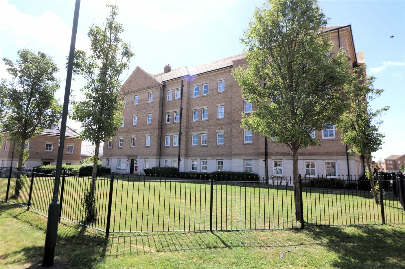 2 bedroom property for sale in Rainbow Road | Robinson Jackson