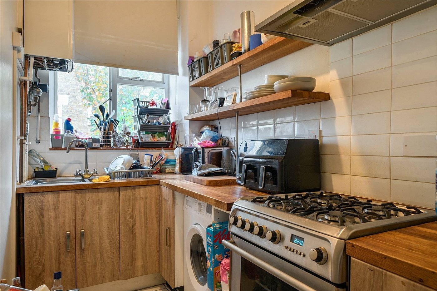 2 bedroom property for sale in London | Robinson Jackson