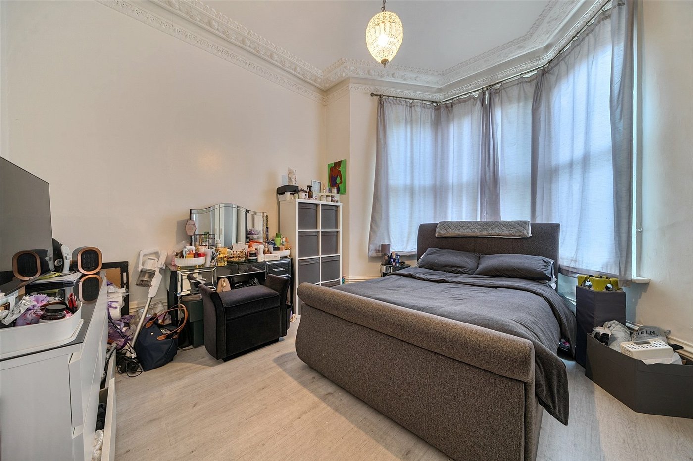 2 bedroom property for sale in London | Robinson Jackson