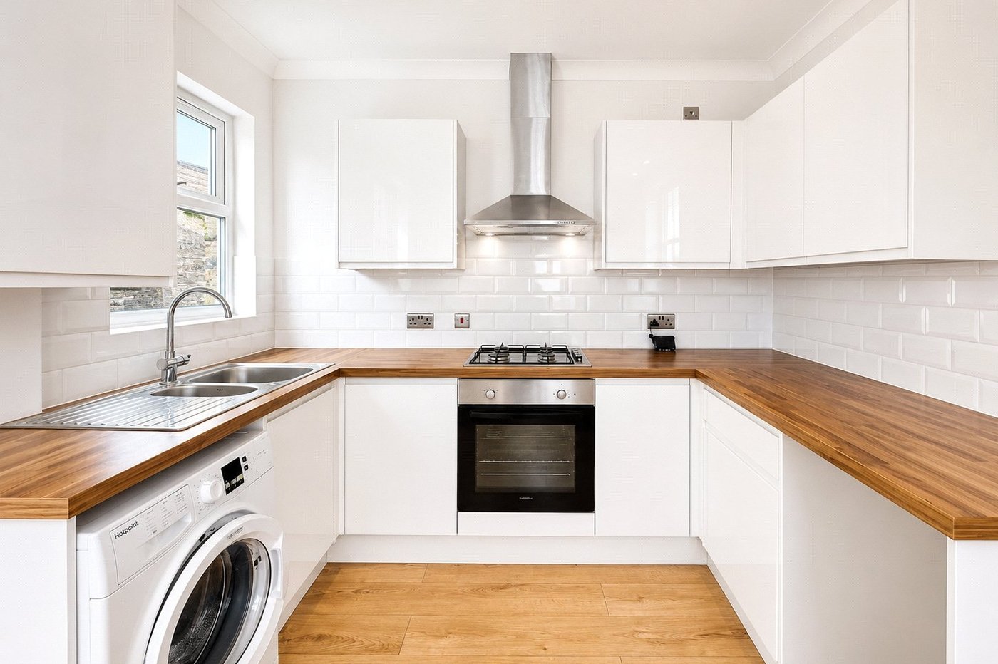 2 bedroom property for sale in London | Robinson Jackson