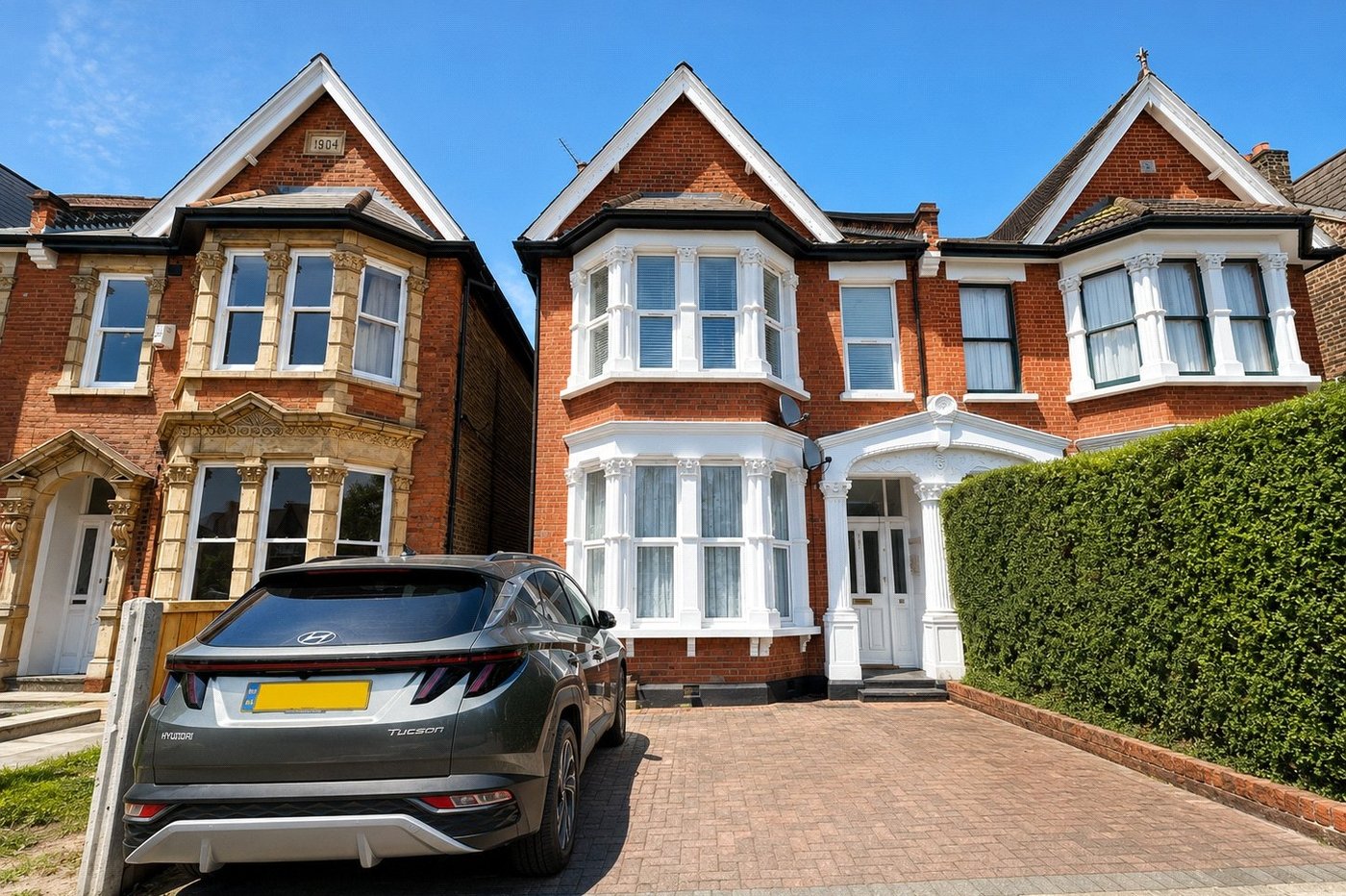 2 bedroom property for sale in London | Robinson Jackson