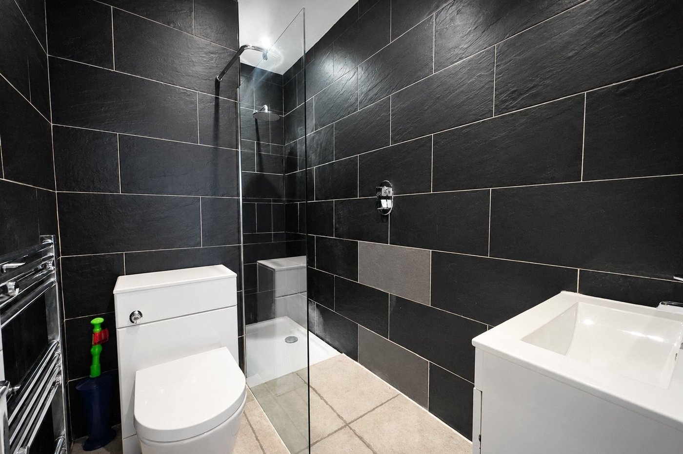 2 bedroom property for sale in London | Robinson Jackson