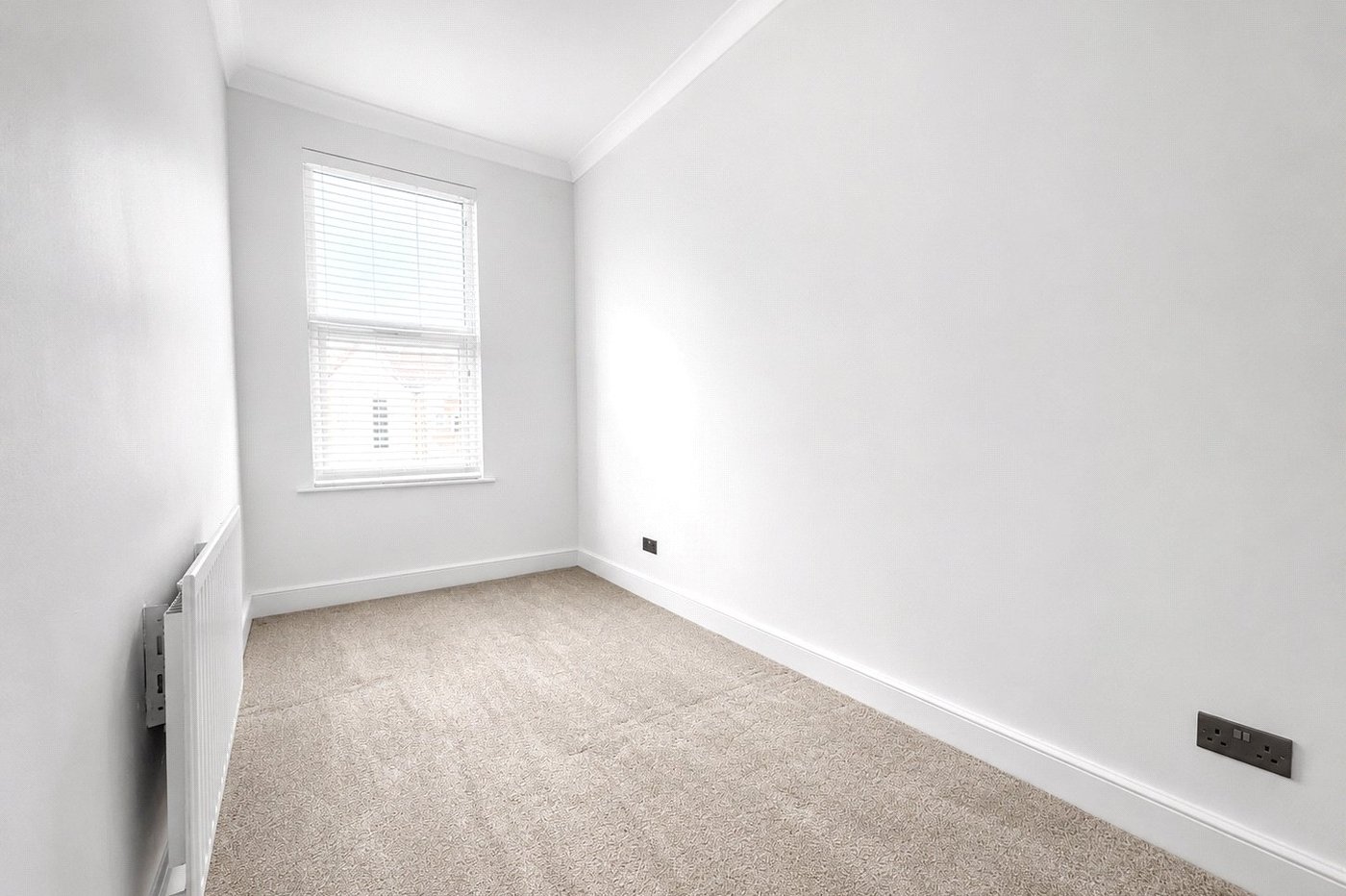 2 bedroom property for sale in London | Robinson Jackson