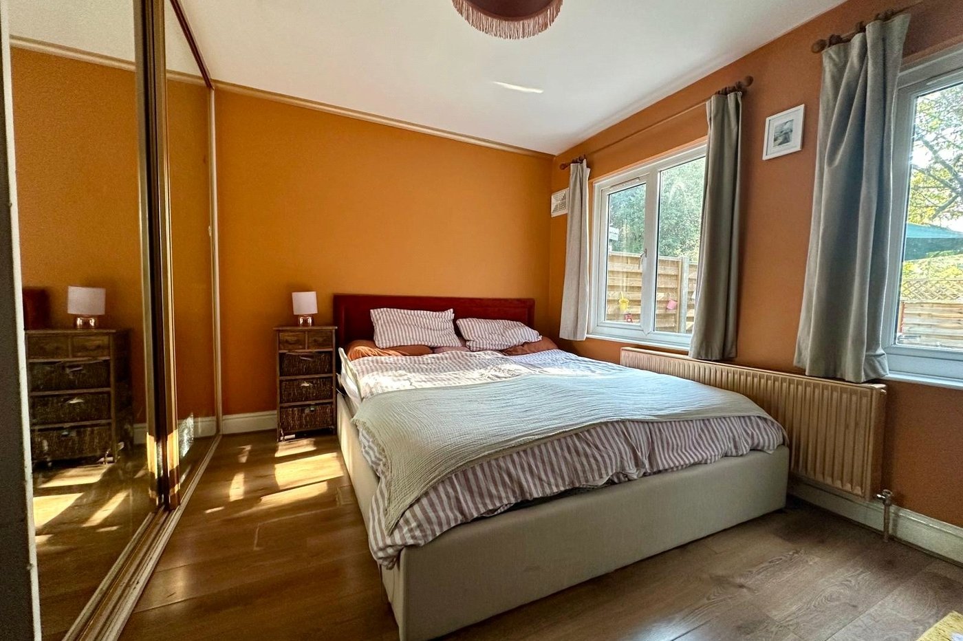 2 bedroom property for sale in London | Robinson Jackson