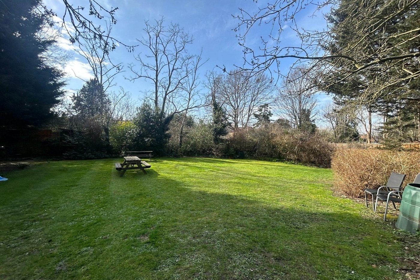 2 bedroom property for sale in London | Robinson Jackson