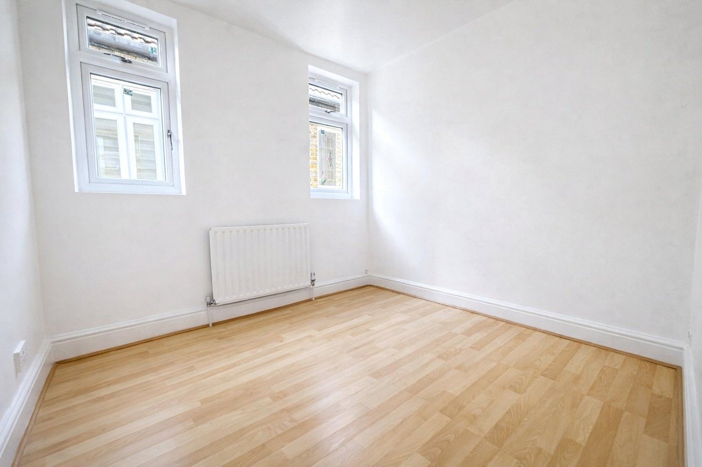 2 bedroom property for sale in London | Robinson Jackson