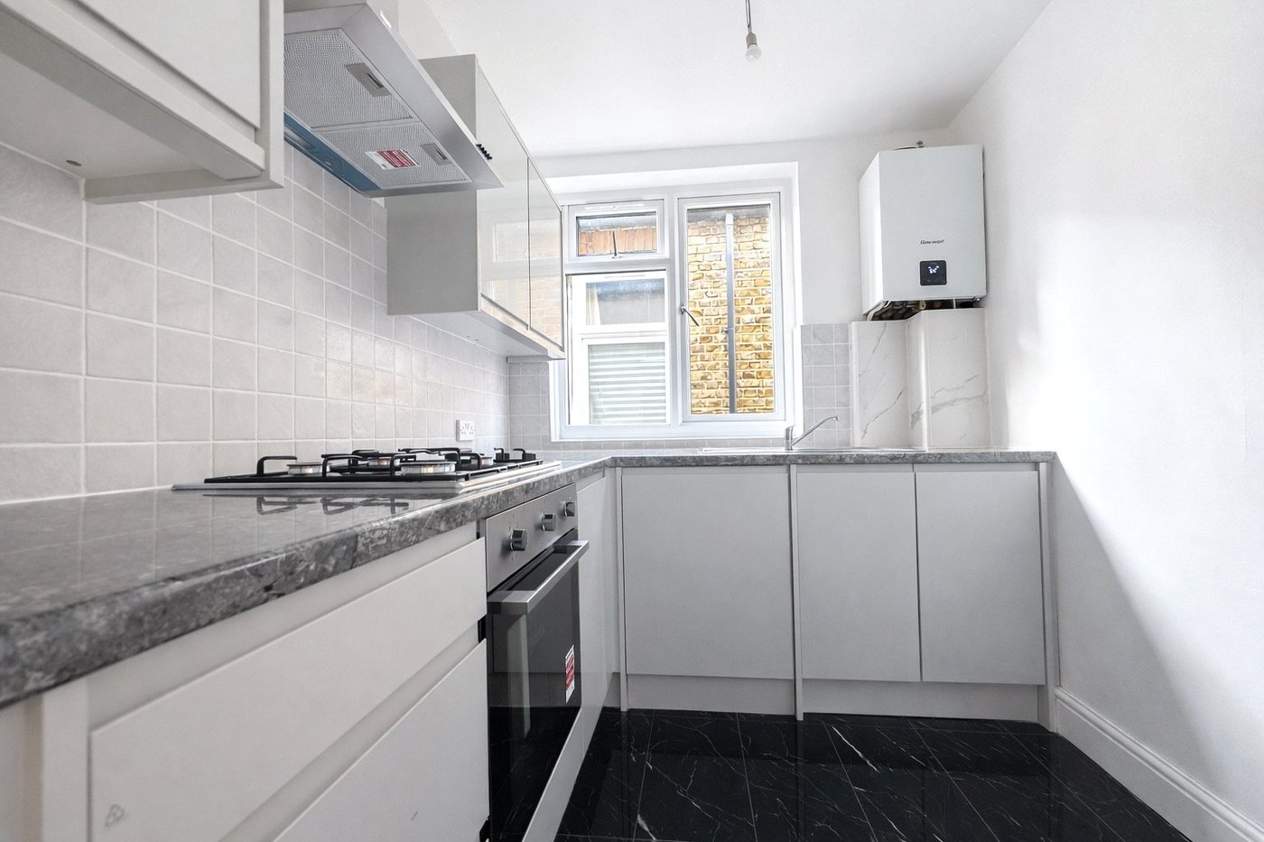 2 bedroom property for sale in London | Robinson Jackson