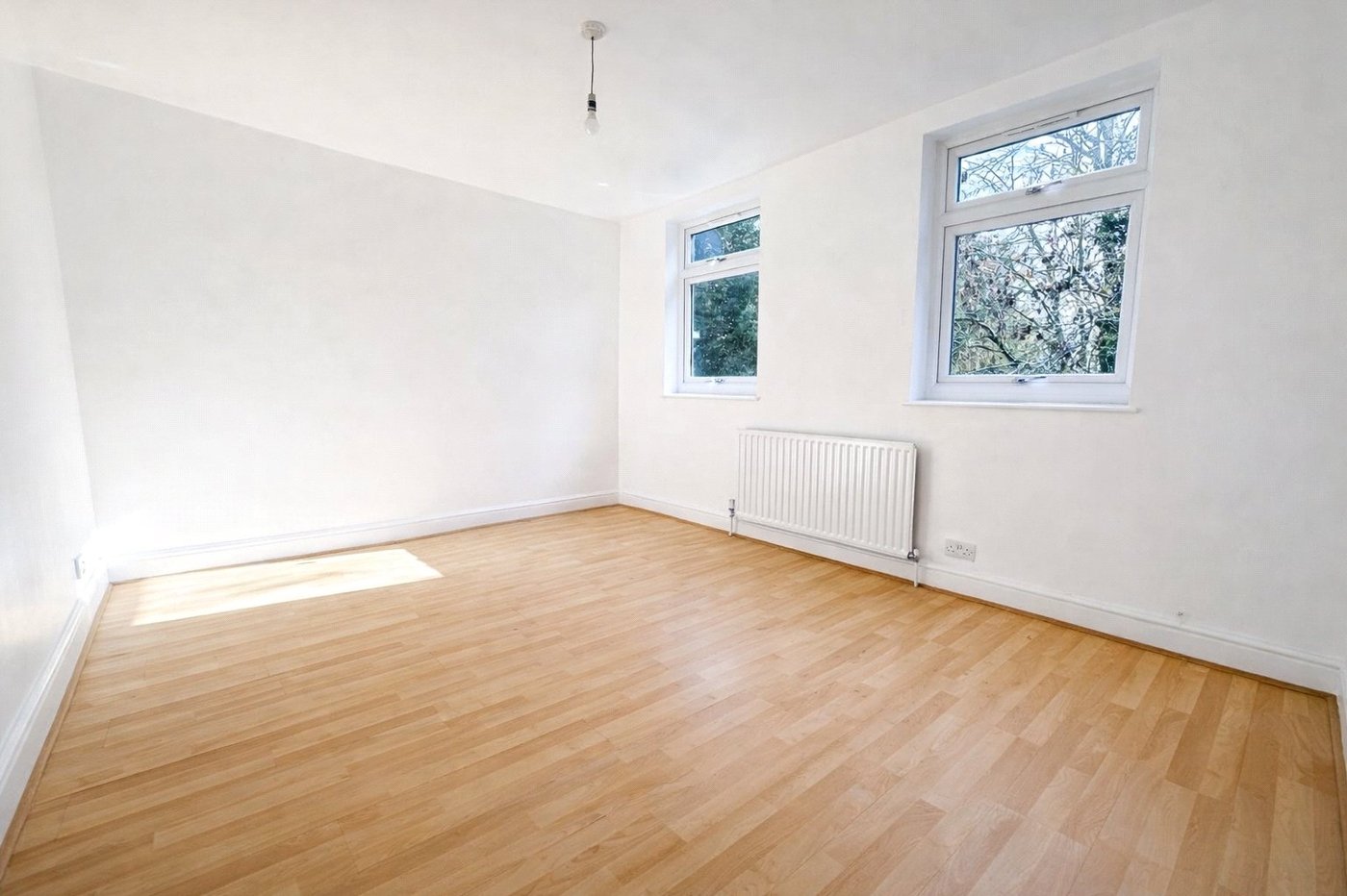 2 bedroom property for sale in London | Robinson Jackson