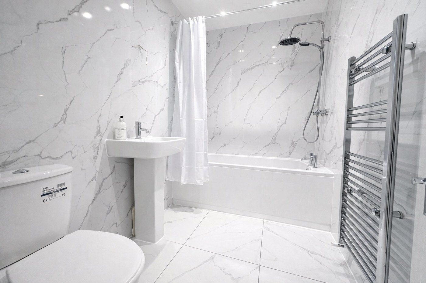 2 bedroom property for sale in London | Robinson Jackson