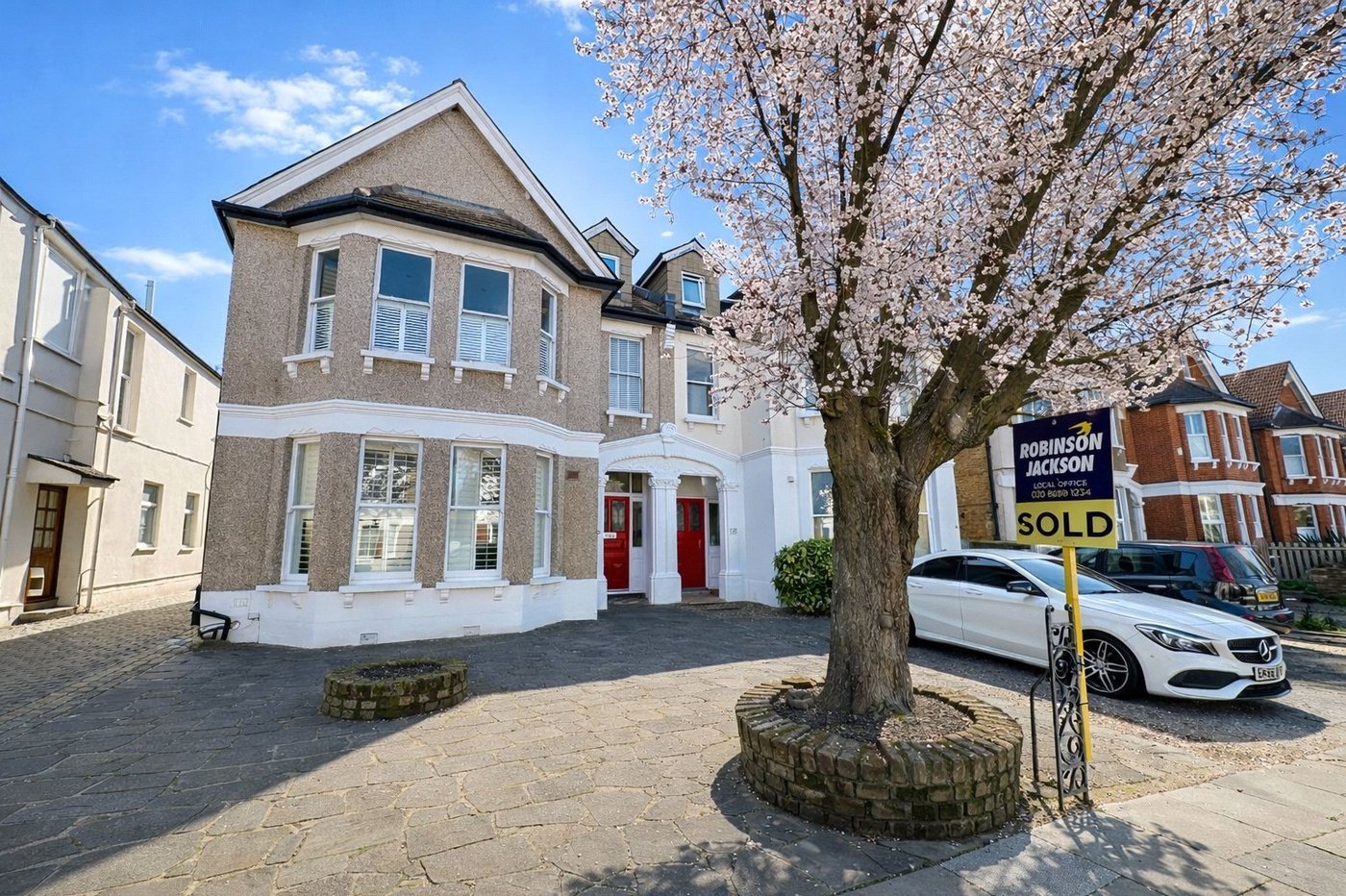 2 bedroom property for sale in London | Robinson Jackson