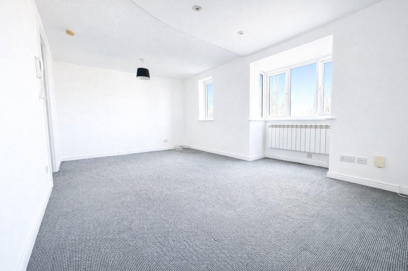 2 bedroom property for sale in London | Robinson Jackson