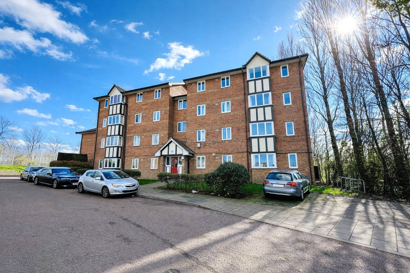 2 bedroom property for sale in London | Robinson Jackson