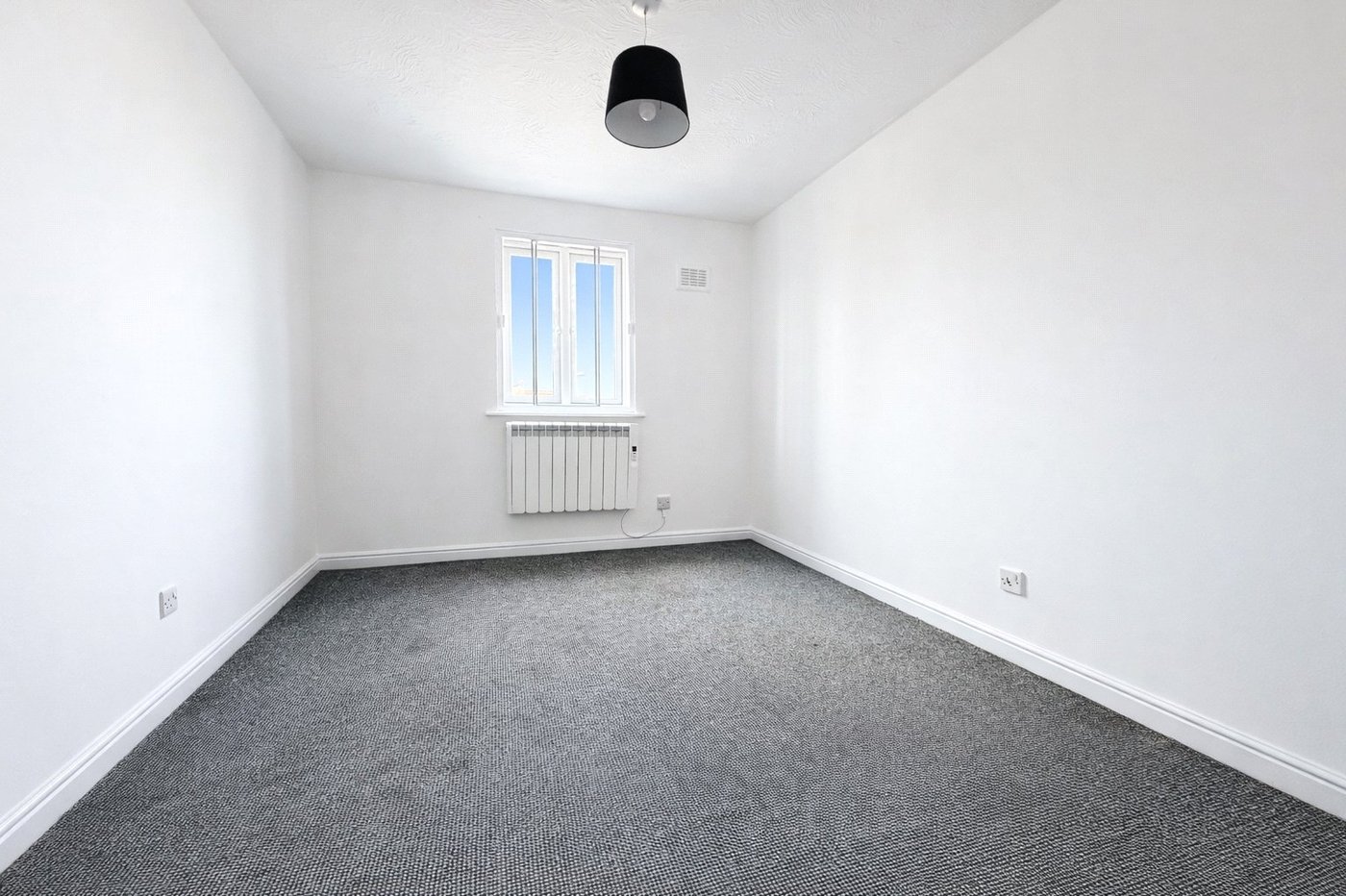 2 bedroom property for sale in London | Robinson Jackson