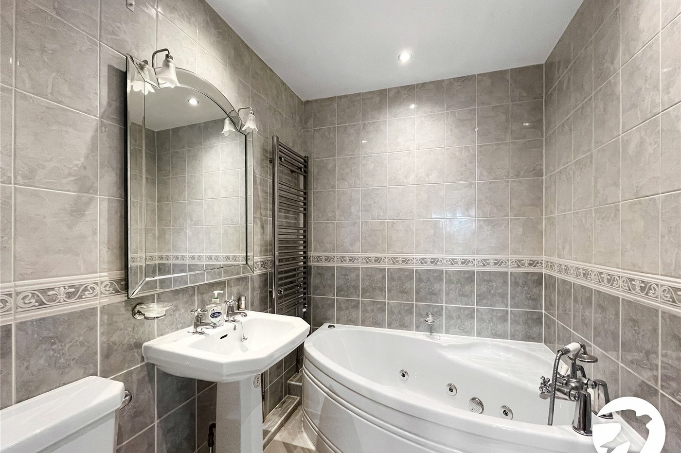 3 bedroom house for sale in Lower Halstow | Robinson Michael & Jackson