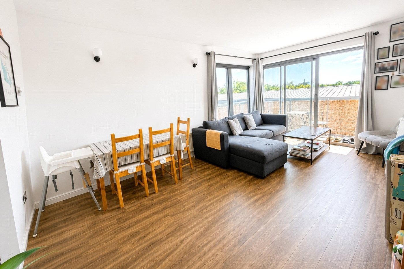 2 bedroom property for sale in London | Robinson Jackson