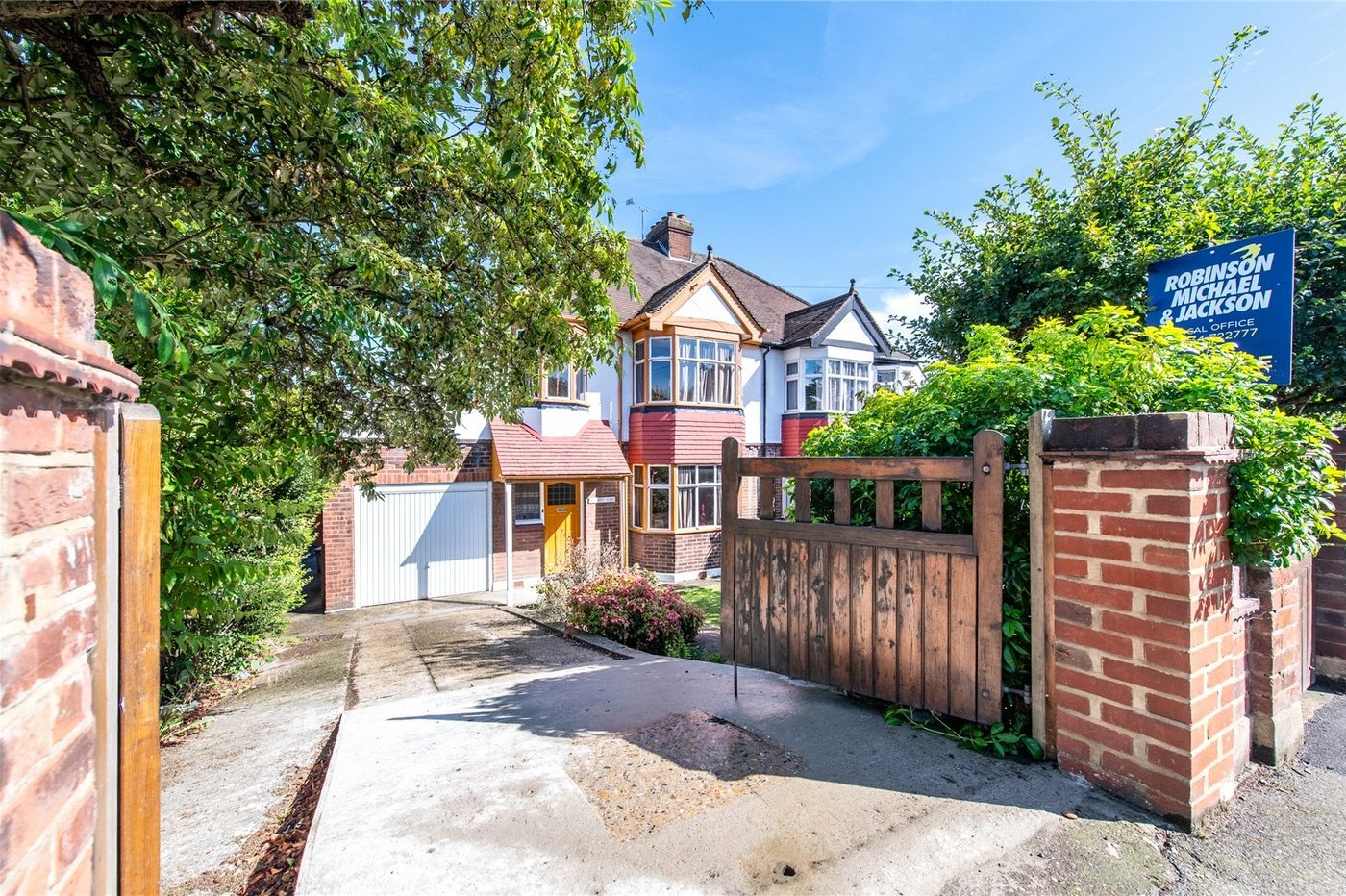 3 bedroom house for sale in Rochester | Robinson Michael & Jackson