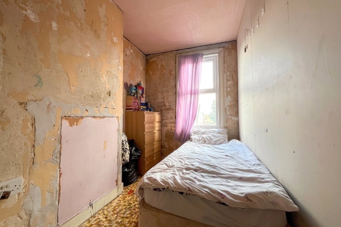 3 bedroom house for sale in Rochester | Robinson Michael & Jackson
