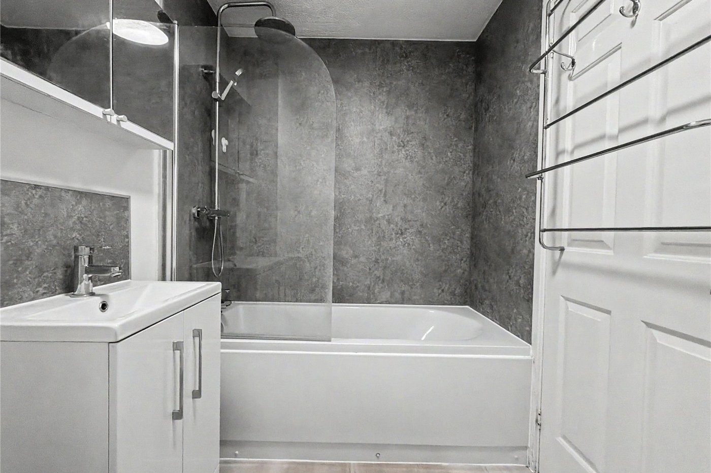2 bedroom property for sale in Grange Road | Robinson Michael & Jackson